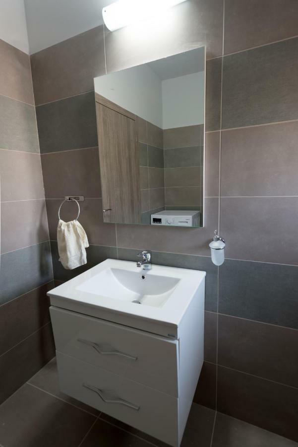 Paulsia Apartments Psinthos Buitenkant foto